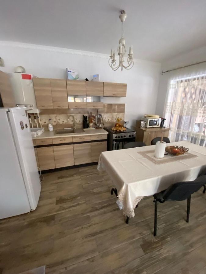 B House Buşteni Exteriér fotografie
