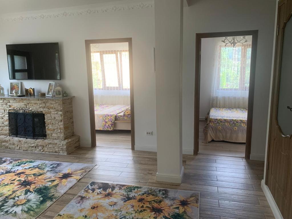 B House Buşteni Exteriér fotografie