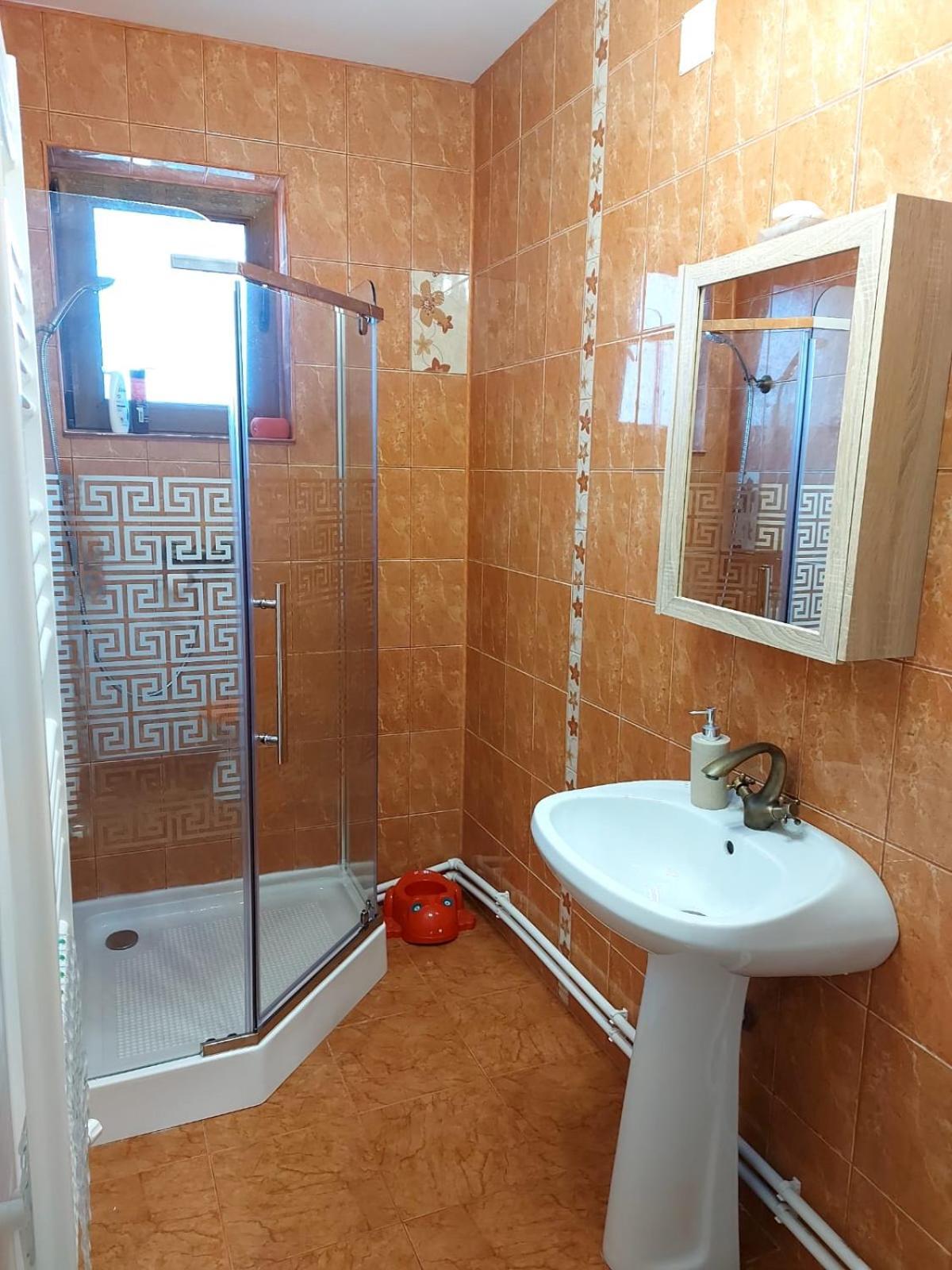 B House Buşteni Exteriér fotografie